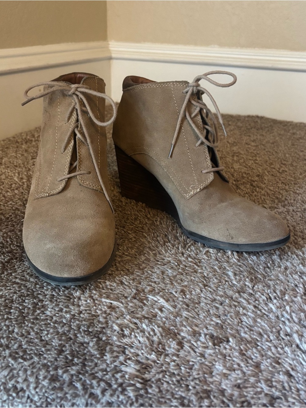Lucky Brand Women's Taupe Suede Lace-Up Wedge Ankle Boots
